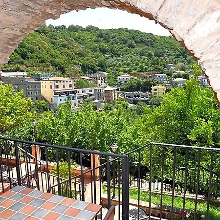 Palazzo Lupo فندق مبيت وإفطار 3*